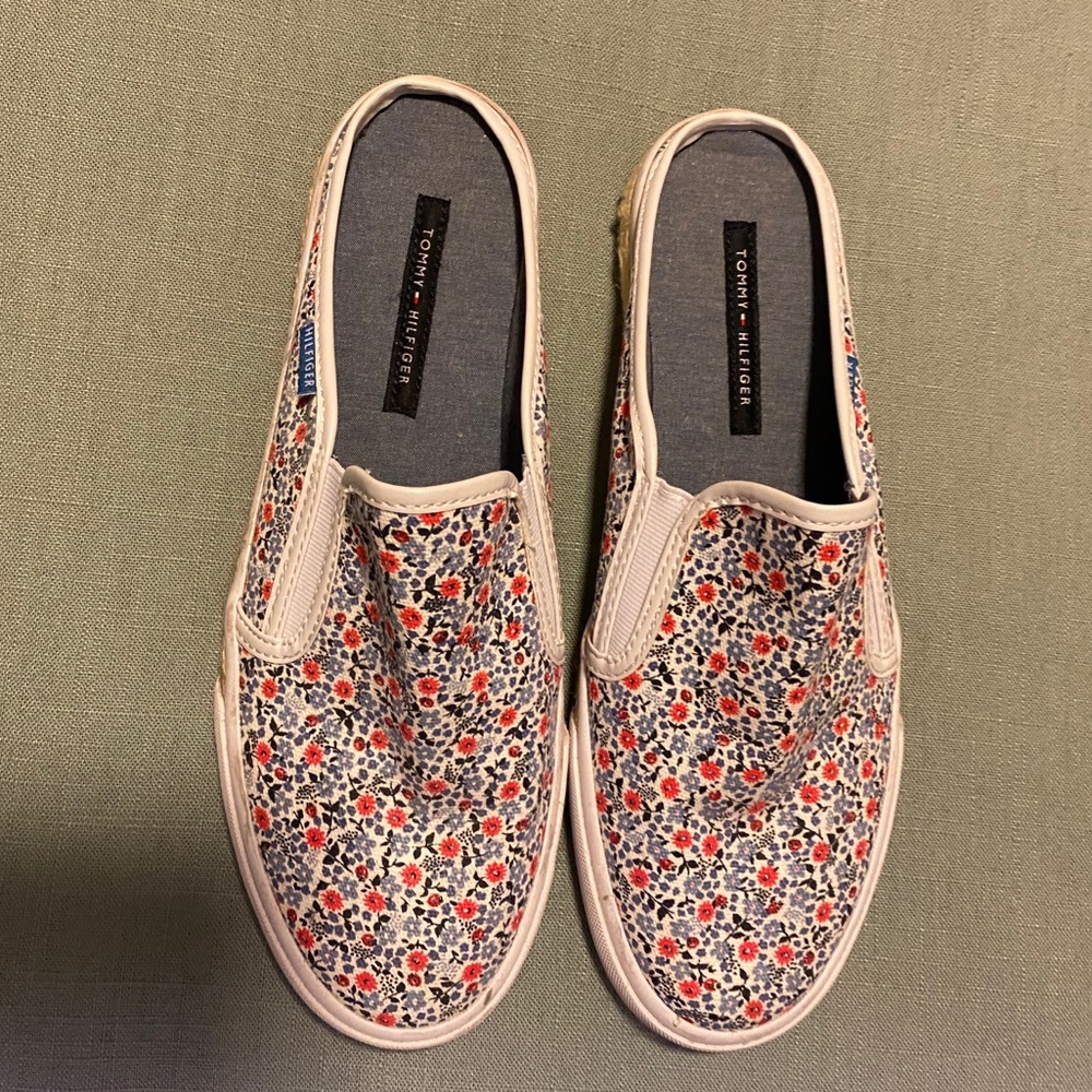 Tommy Hilfiger Floral Slides